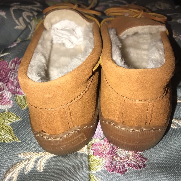 NWT Minnetonka Moccasins - Picture 3 of 6